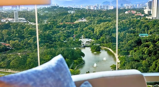 Двухместный номер Deluxe с видом на озеро Hilton Kuala Lumpur