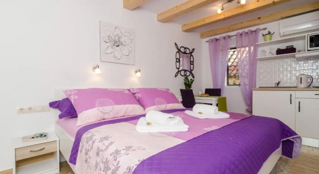 Студия Lavender Garden Apartments