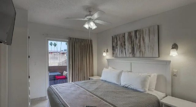 Park Suites at 211 - Free Golf, Забронировать Отель Пруд в Темпе Phoenix Metropolitan Area, рядом с Vista Del Camino Park