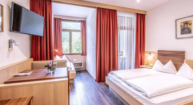Трёхместный номер Standard Alpin Hotel Gudrun