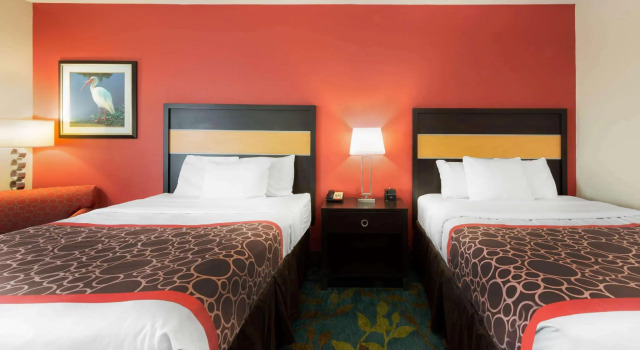 Четырёхместный номер Standard La Quinta by Wyndham Leesville Ft. Polk