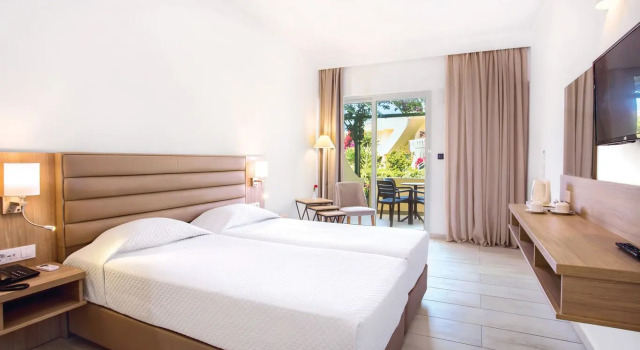 Семейный номер Superior Eurovillage Achilleas Hotel