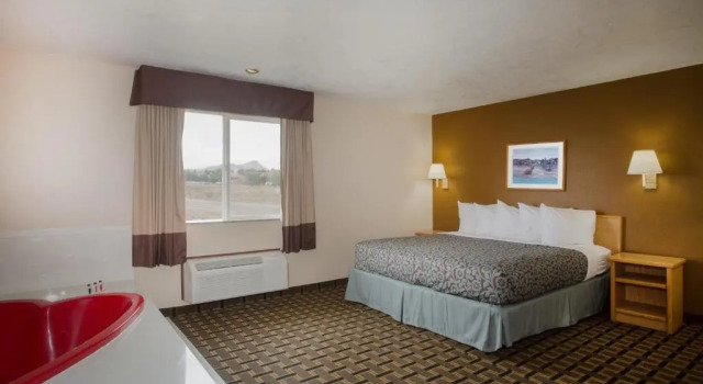 Люкс Deluxe Days Inn by Wyndham Hurricane/Zion National Park Area