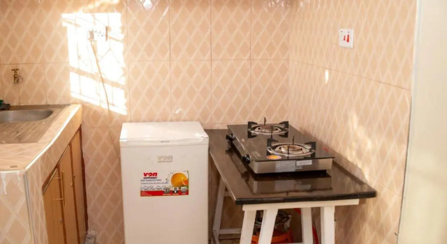 Mountain view apartment at Ahadi flats Netflix,Parking and Internet