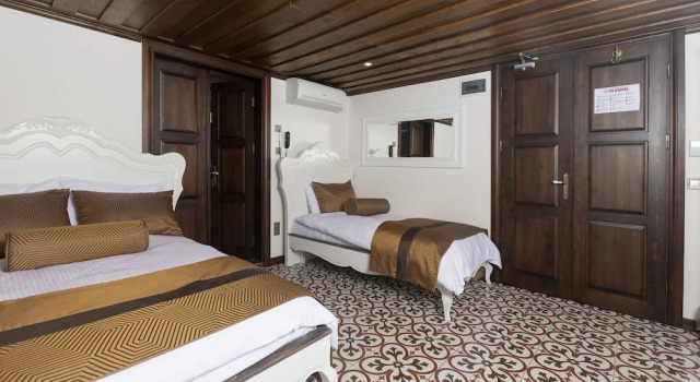 Трёхместный семейный номер Standard с видом на внутренний двор Marina Foça Hotel
