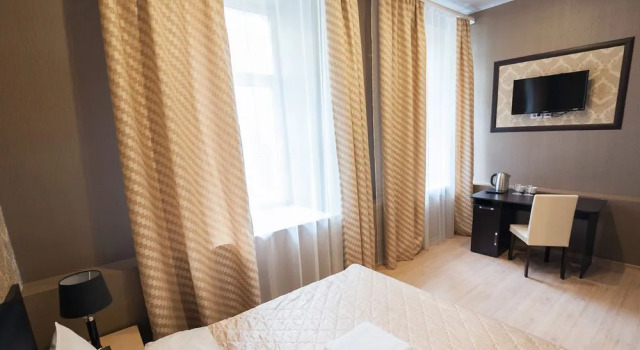 GloryVell Hotel
