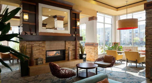 Hilton Garden Inn Ann Arbor, Varaa Hotelli Ann Arbor 