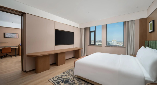 Люкс Deluxe Hilton Garden Inn HuaiAn Jinhu