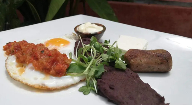 Hotel Las Farolas, Rezerwuj Hotel Antigua Guatemala Zacatepeques
