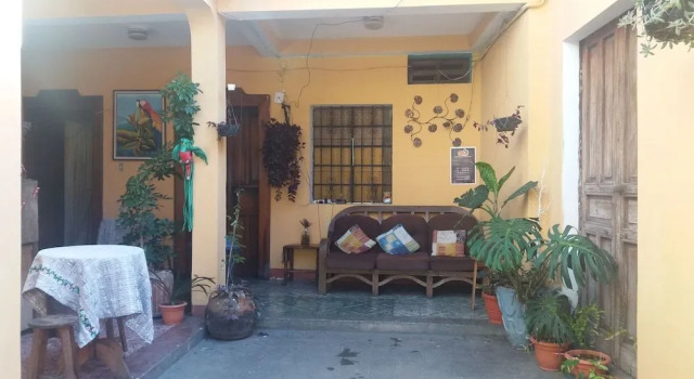 Hospedaje El Viajero Antigua, Book Hostel Hotels in Zacatepeques with Parking, Parking