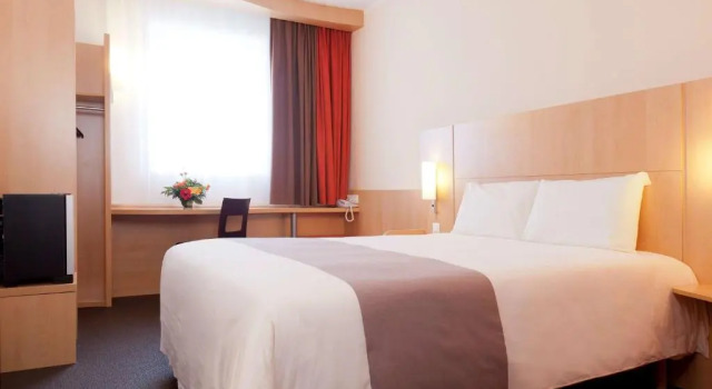 Standard Doppel Zimmer Ibis Bata