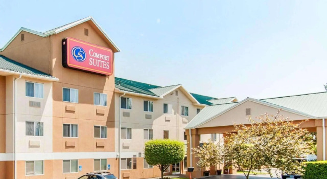 Четырёхместный номер Standard Comfort Suites Portland Airport