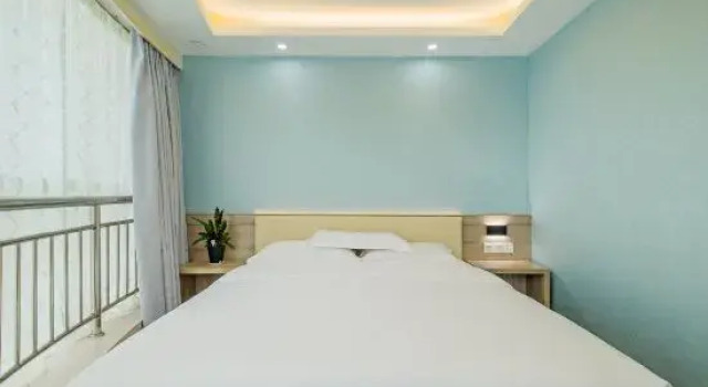 Люкс Deluxe Light travel hotel (jiaxing honghe woolen sweater market store)