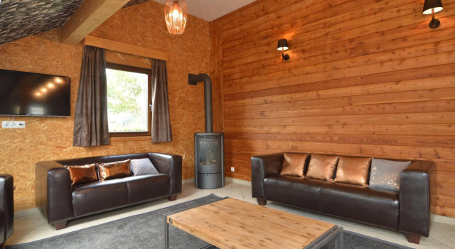 Gorgeous Holiday Home in Waimes With In-house Theatre & Pool, Забронировать Дом для отпуска Вэм 