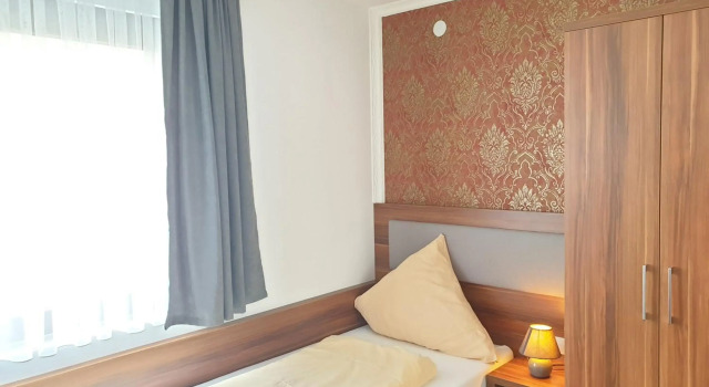 Kirchberg Hotel garni, Забронировать Отель Отели Саарбрюккен с завтраком, рядом с Kreisständehaus, Завтраки