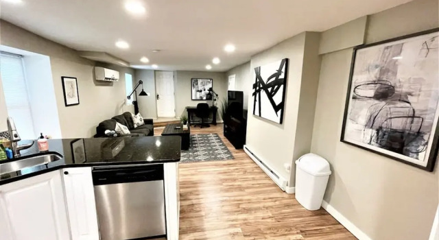 Апартаменты Boardwalk- Large Modern Unit With King bed Fast Wifi Free Coffee and Easy Parking