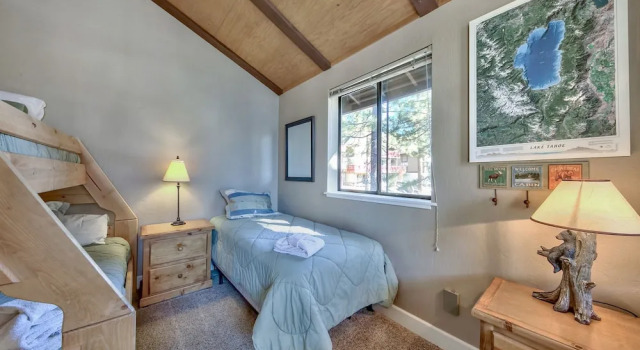 Tahoe Tyrol Lodge  3341ph 4 Bedroom Home, Забронировать Дом для отпуска Саут-Лейк-Тахо South Lake Tahoe Area, рядом с Канатная дорога Эриал-Трамвей