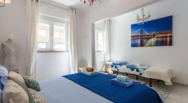 1-Bedroom Flat with Terrace, near Metro & Arena, Забронировать Апартаменты/квартира Отели Лиссабона с парковкой, рядом с Международный выставочный центр Лиссабона, Парковка