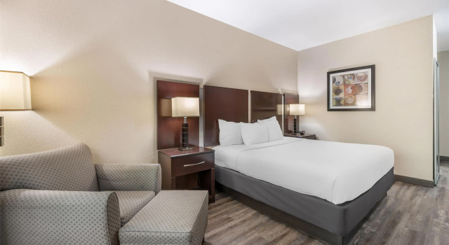 Best Western Plus Eastgate Inn & Suites, Buchen Sie Hotel Hotels in Kansas mit Frühstück, Frühstück