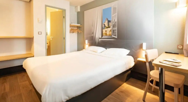 Двухместный номер Standard B&B HOTEL Laval Changé