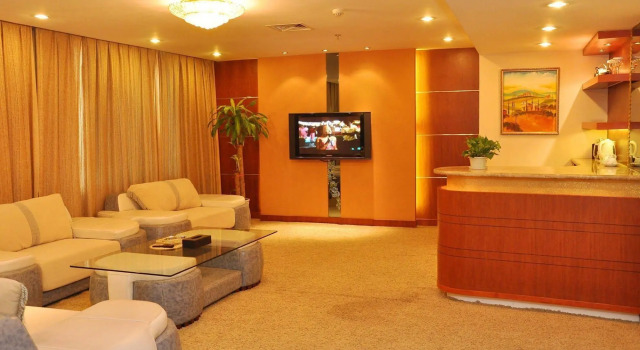 Jiulong Hotel - Wuhan, Varaa Hotelli Wuchang District 
