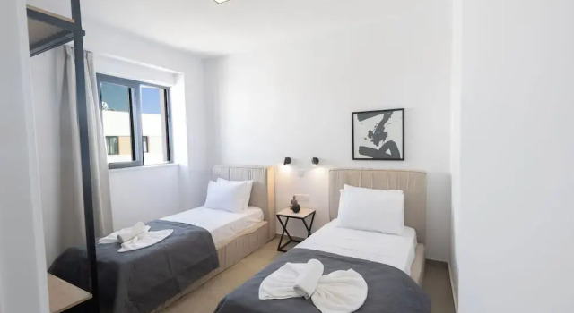 Ayia Napa Orea Villa OR2, Забронировать Вилла Отели Айия-Напа с парковкой, Парковка