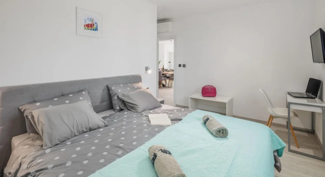 Beautiful Home in Rebici with Hot Tub, Sauna & 4 Bedrooms