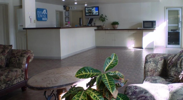 Inn Towne Lodge, Varaa Hotelli Fort Smith 