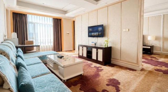 Suite Deluxe 24K International Hotel