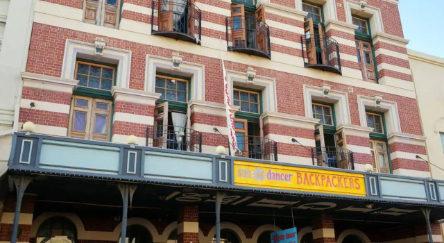Sundancer Backpackers Resort, Book Ferieresort SPA-hoteller i Perth CBD, SPA