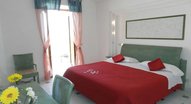 Hotel Holiday