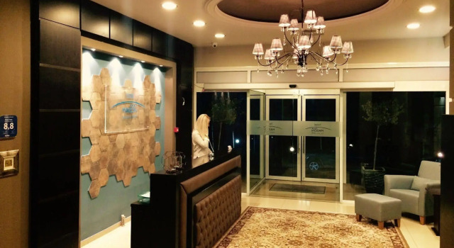 Maison Hotel, Buchen Sie Hotel Chalkidona Mazedonien