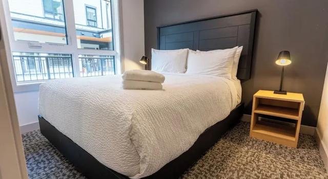 Люкс с 4 комнатами Basecamp Suites Revelstoke