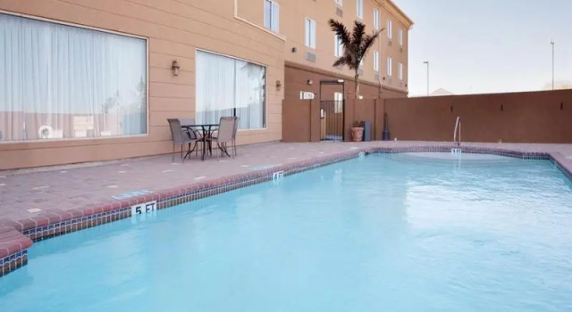 Run of House Holiday Inn Express Hotel & Suites Zapata by IHG