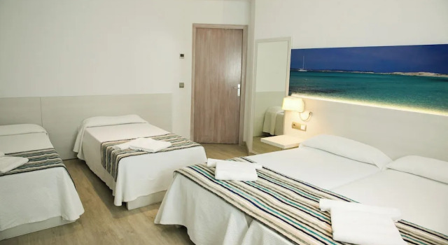 Четырёхместный номер Standard Hotel Rosales Formentera