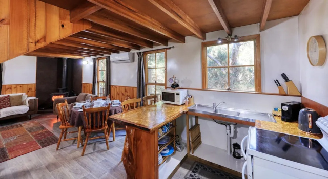 Семейный коттедж с 3 комнатами Crayfish Creek Van & Cabin Park