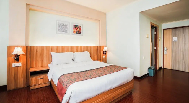 Camera Superior UTC Dago Hotel Bandung