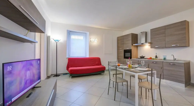 Casa Al Vicolo Di Ranco 50mt From Beach - Happy Rentals