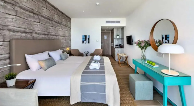 Номер Deluxe Leonardo Plaza Cypria Maris Beach Hotel & Spa