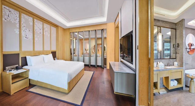 Двухместный люкс HUALUXE Suzhou Bay Hot Spring Resort by IHG