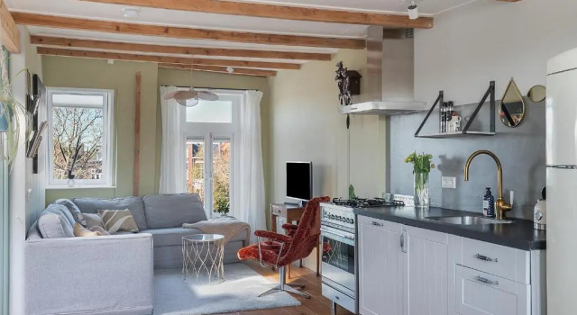 Апартаменты Uniek verblijf in herenhuis, eigen appartement op de tweede etage van ons huis