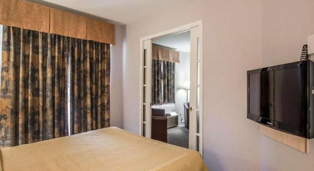 Номер Standard Quality Suites