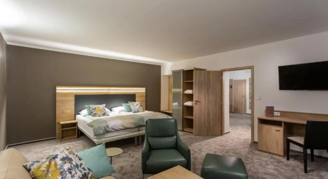 Апартаменты Superior Wine Wellness Hotel Amande Hustopeče