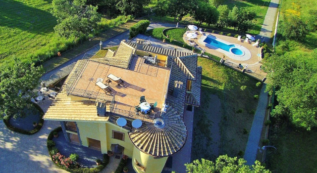 Peaceful Villa in Montefiascone with Hot Tub