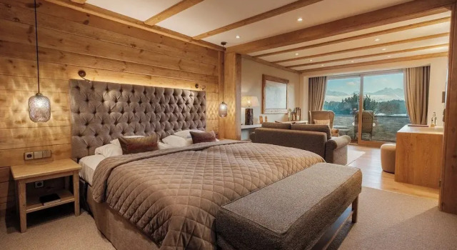 Номер Deluxe с балконом Sonnenalp Resort