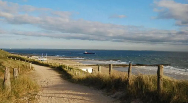 Коттедж Wifi and Golden Beaches; Home