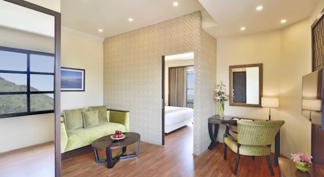 Люкс Four Points by Sheraton Srinagar
