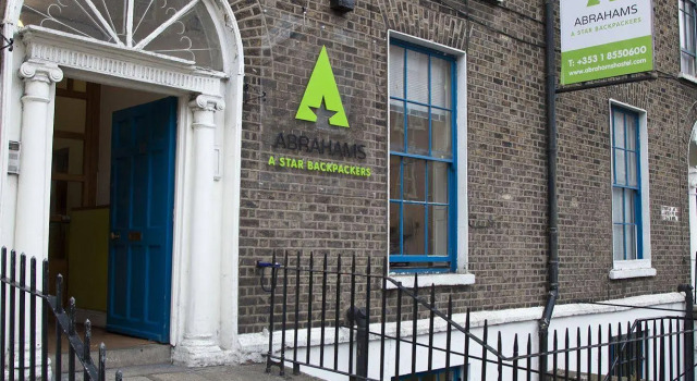 Abrahams Hostel, Забронировать Хостел Хостелы Дублина, рядом с Университетская детская больница на Темпл-стрит, Хостел