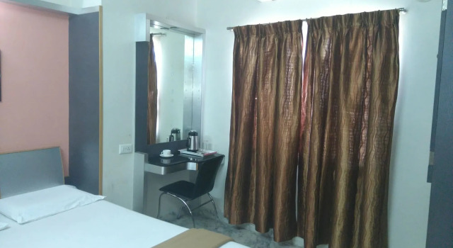 Hotel Manasa Paradise, Rezervovat Hotel Hotely v Bangalore s parkováním, Parkování