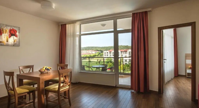 Семейный люкс с балконом Hotel Miramar Sozopol
